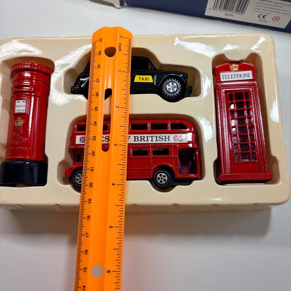 Souvenir London Street Scene Die-Cast Pencil Sharpeners Set Bus Taxi Phone Box - Picture 13 of 13